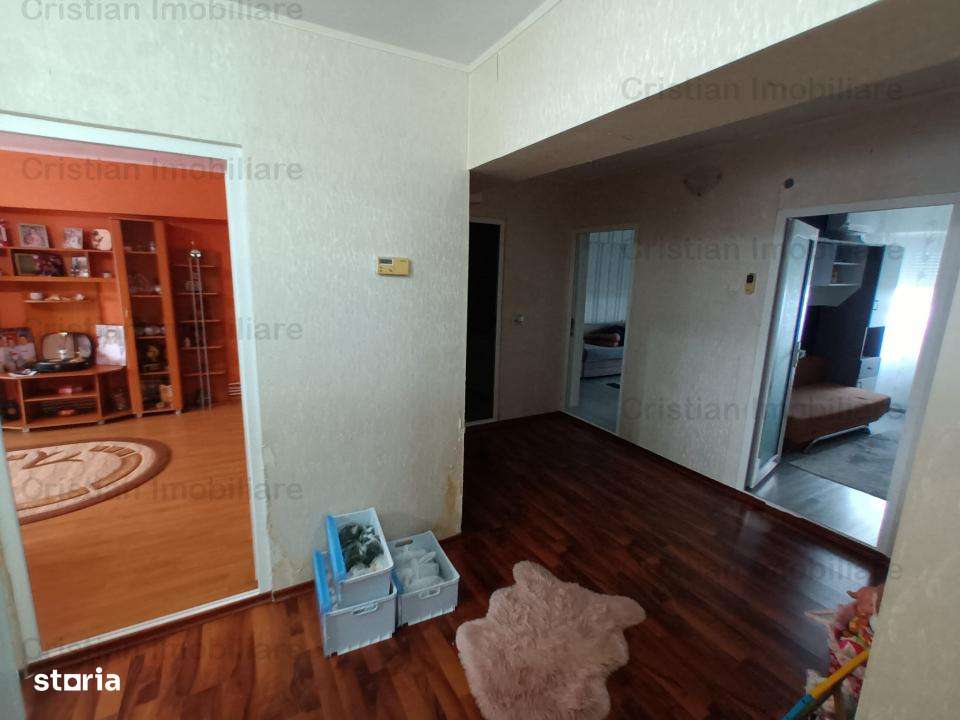 DECOMANDAT MOBILAT ! 3 cam Confort1 etaj intermediar Viziru 3 - Imagine principală: 5/8