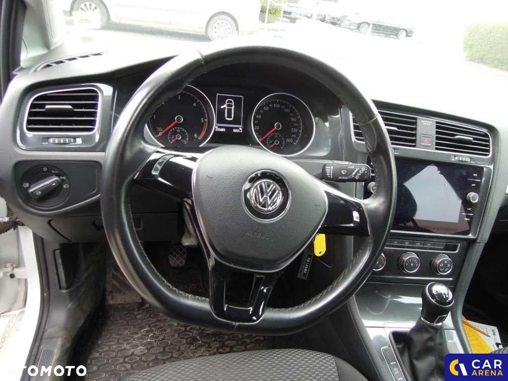 Volkswagen Golf - 14