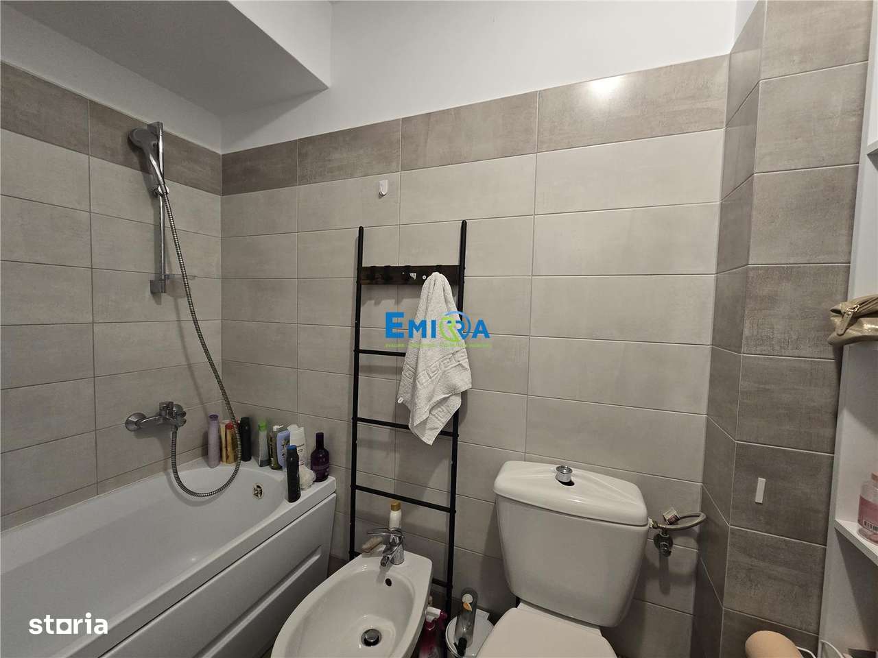 Apartament vanzare Bacau, Nord, 2 camere Bloc Fiald Etaj 5-5