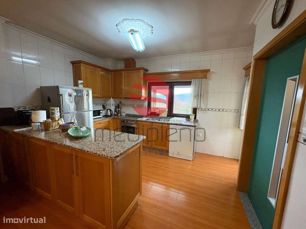 Moradia Bi-Familiar T8 Venda Moimenta da Beira-15