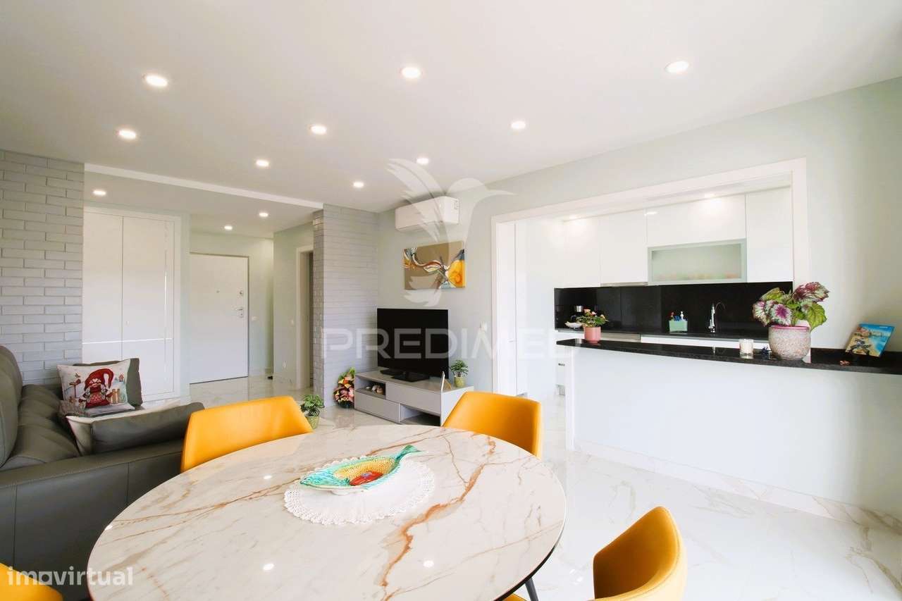 T1 de Luxo com piscina e 2 lugares de garagem perto da Praia da Rocha - Grande imagem: 3/33