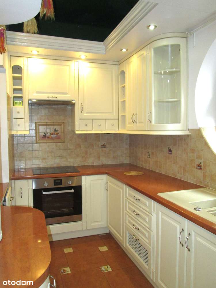 NIETUZINKOWY DOM Z MOŻLIWOŚCIĄ PODZAŁU NADAJĄCY SIĘ NA SIEDZIBĘ FIRMY.-9