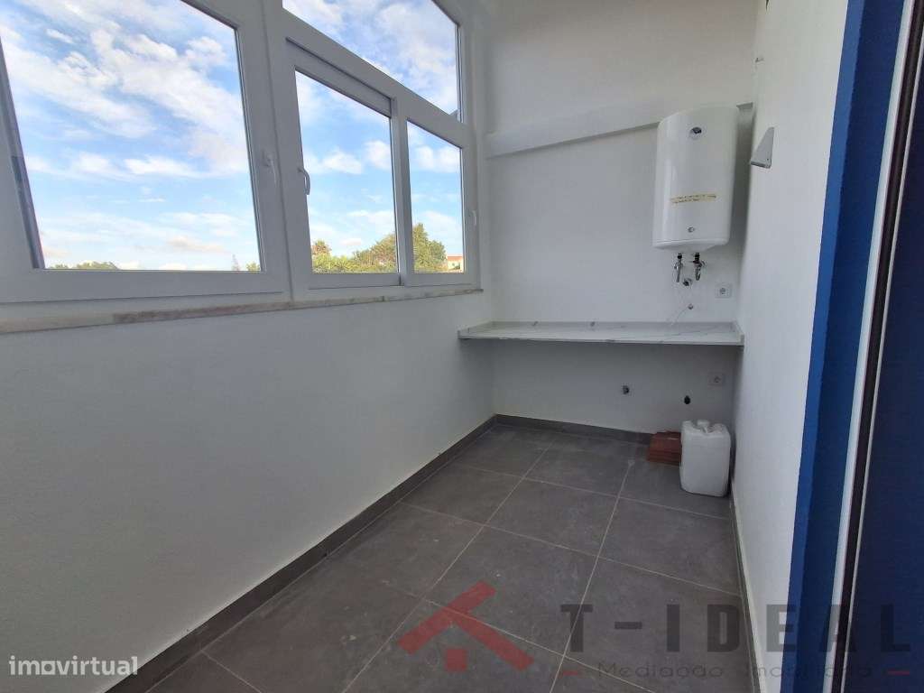 Moradia T3 totalmente remodelada perto das praias-8
