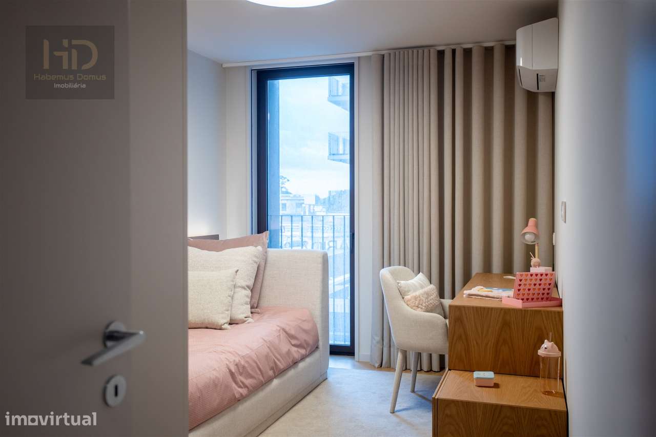 Apartamento T4 com vistas de mar e rio-17