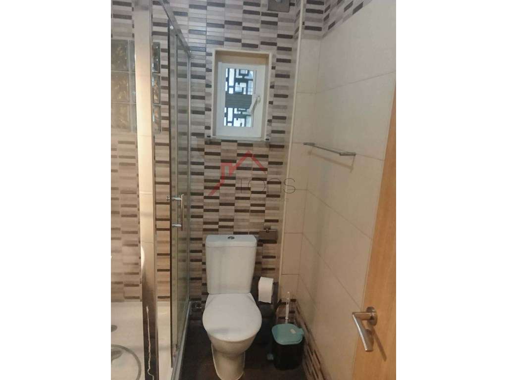 APARTAMENTO T3 + 2 CASAS DE BANHO + CAVE-9