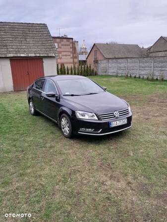 Volkswagen Passat - 2