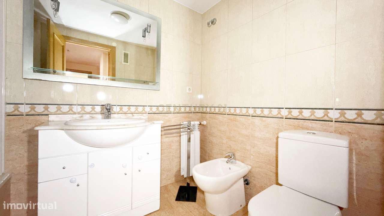 Apartamento T1 com Varanda | Luminoso | Localização Central - Grande imagem: 3/20