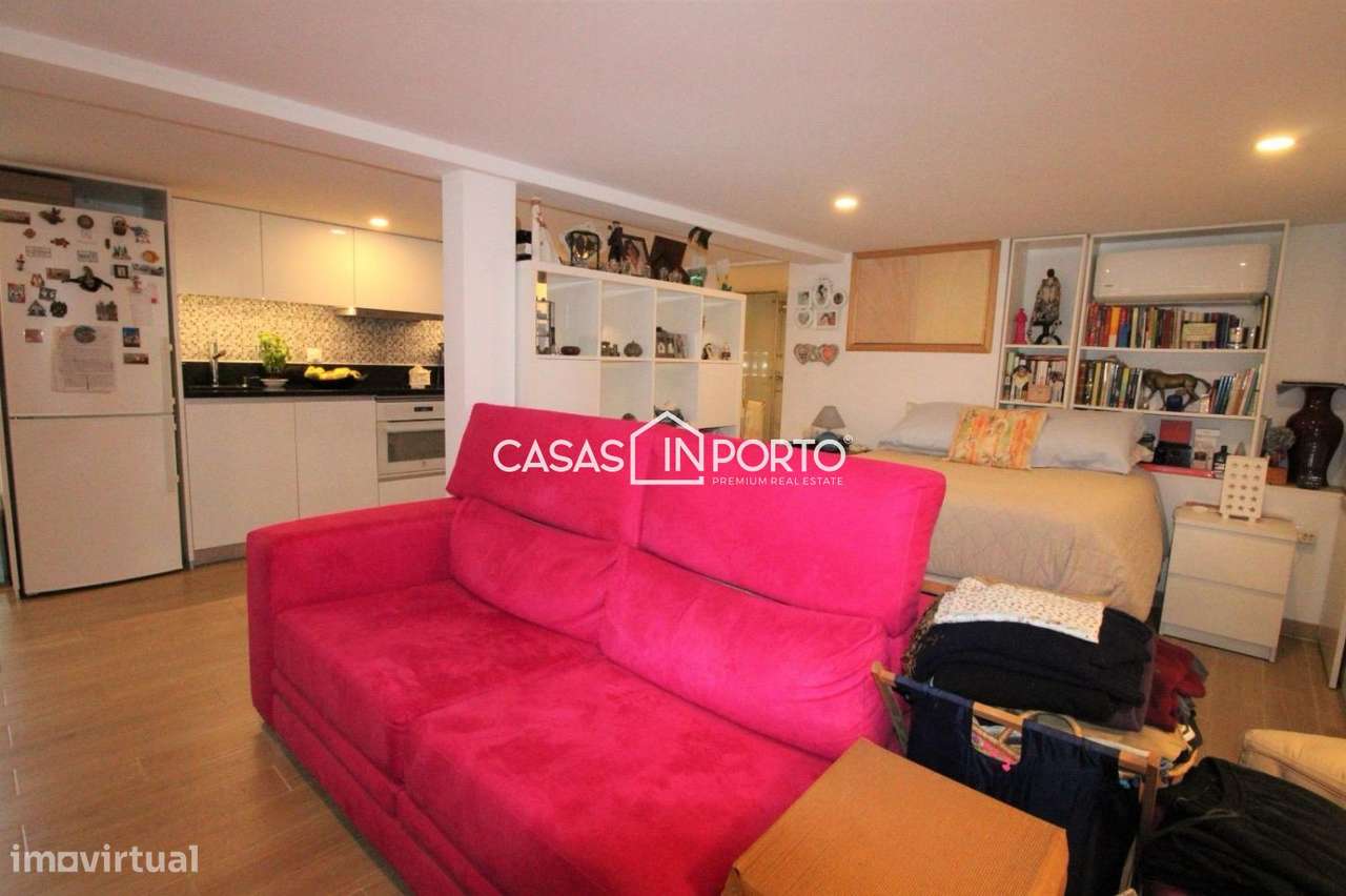 Moradia T4 de Traça Antiga Renovado com Licença AL-26