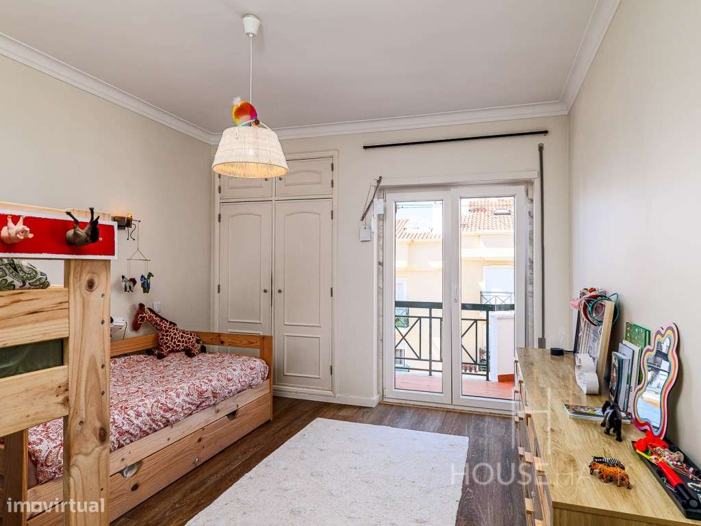 T2+2 Duplex Renovado com parqueamento e arrecadação-16