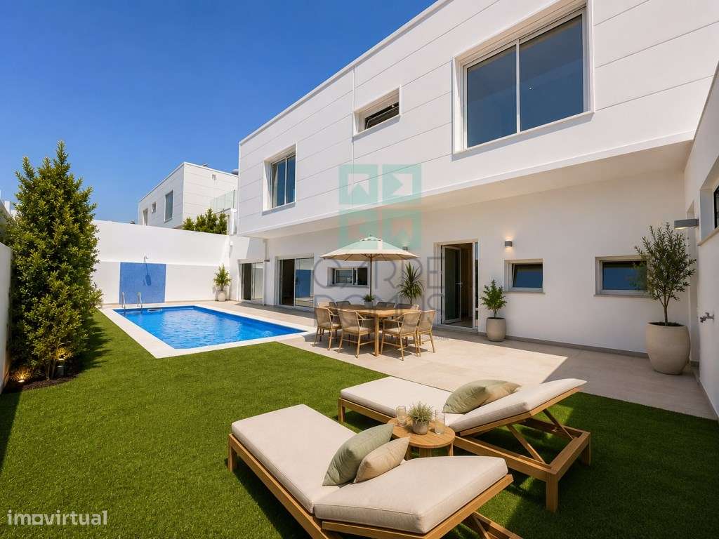 Moradia T4 com Piscina e Garagem Dupla perto do Centro de Tavira-0