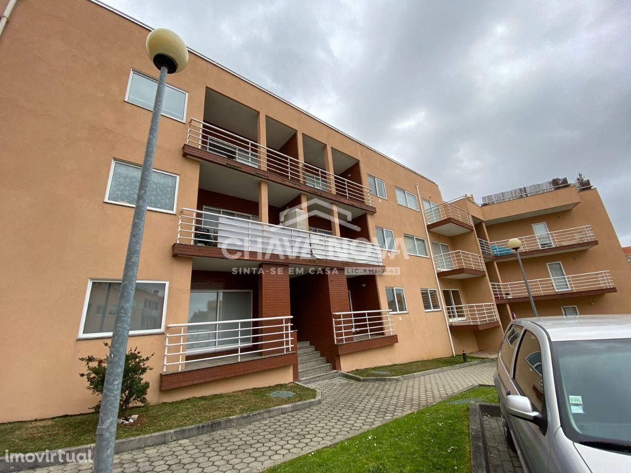 Apartamento T2 c/ Lugar de Garagem em Canelas (Edifício Prestige)