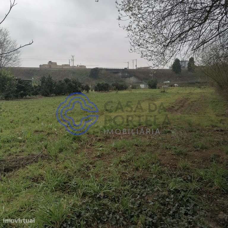 Terreno em Ermesinde com 2.900m2 - Grande imagem: 4/7