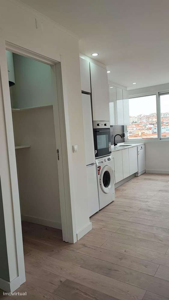 T4 Totalmente Remodelado na Amadora-9