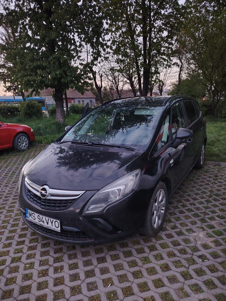 Opel Zafira C [2011 - Prezent Tourer 2.0 CDTI ECOFLEX Start/Stop Active 2013