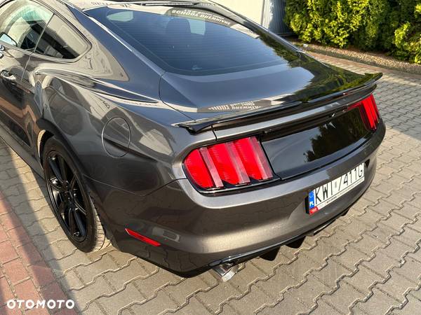 Ford Mustang - 8