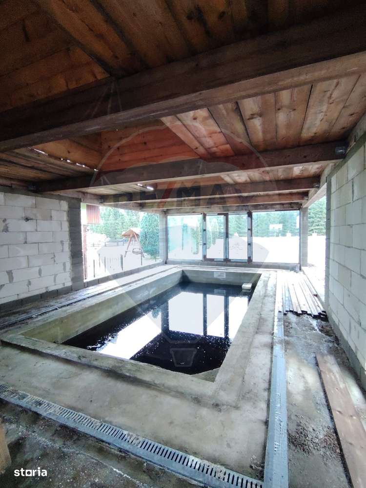 Casă / Vilă cu 8 camere de vânzare-12