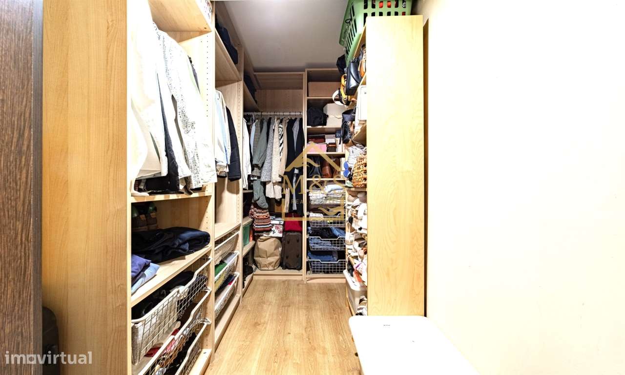 Apartamento T4 Remodelado, Terraço com 100m2,a 500Mts do Metro - Porto-19