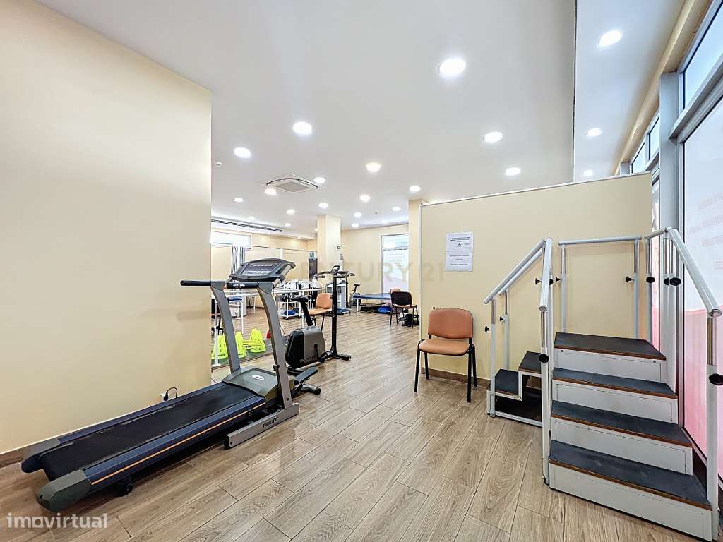 Oportunidade Única: Venda de Clínica em Pleno Funcionamento na Lagoa –-29