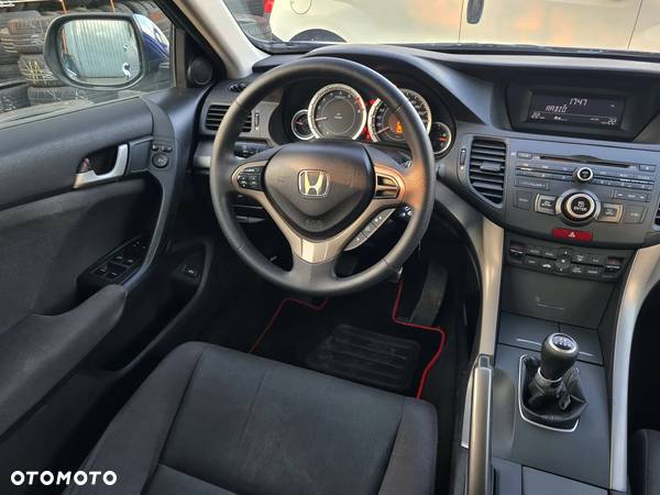 Honda Accord 2.0 Comfort - 28