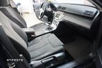 Volkswagen Passat 2.0 TDI DPF Trendline - 25