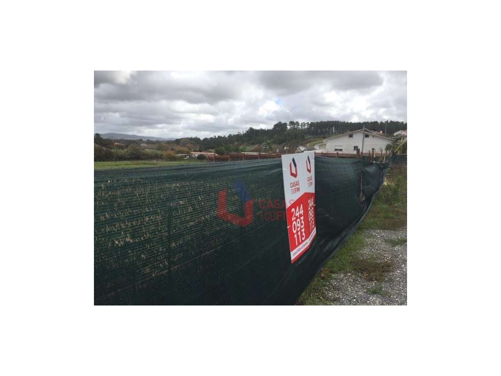 Terreno com 3 parcelas para moradias na Maceira, Leiria - Grande imagem: 3/9