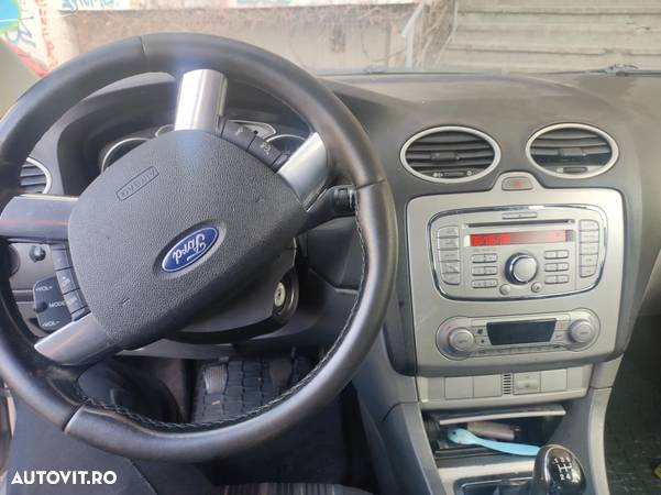 Ford Focus 1.8 TDCi Ghia - 3