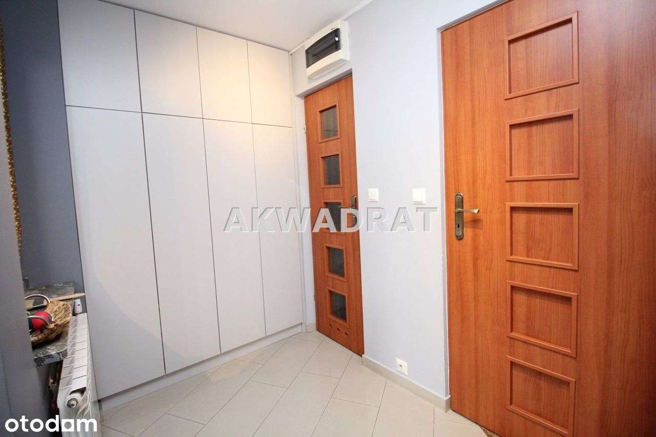 Dom w zabudowie szeregowej Piaskowa Góra-13