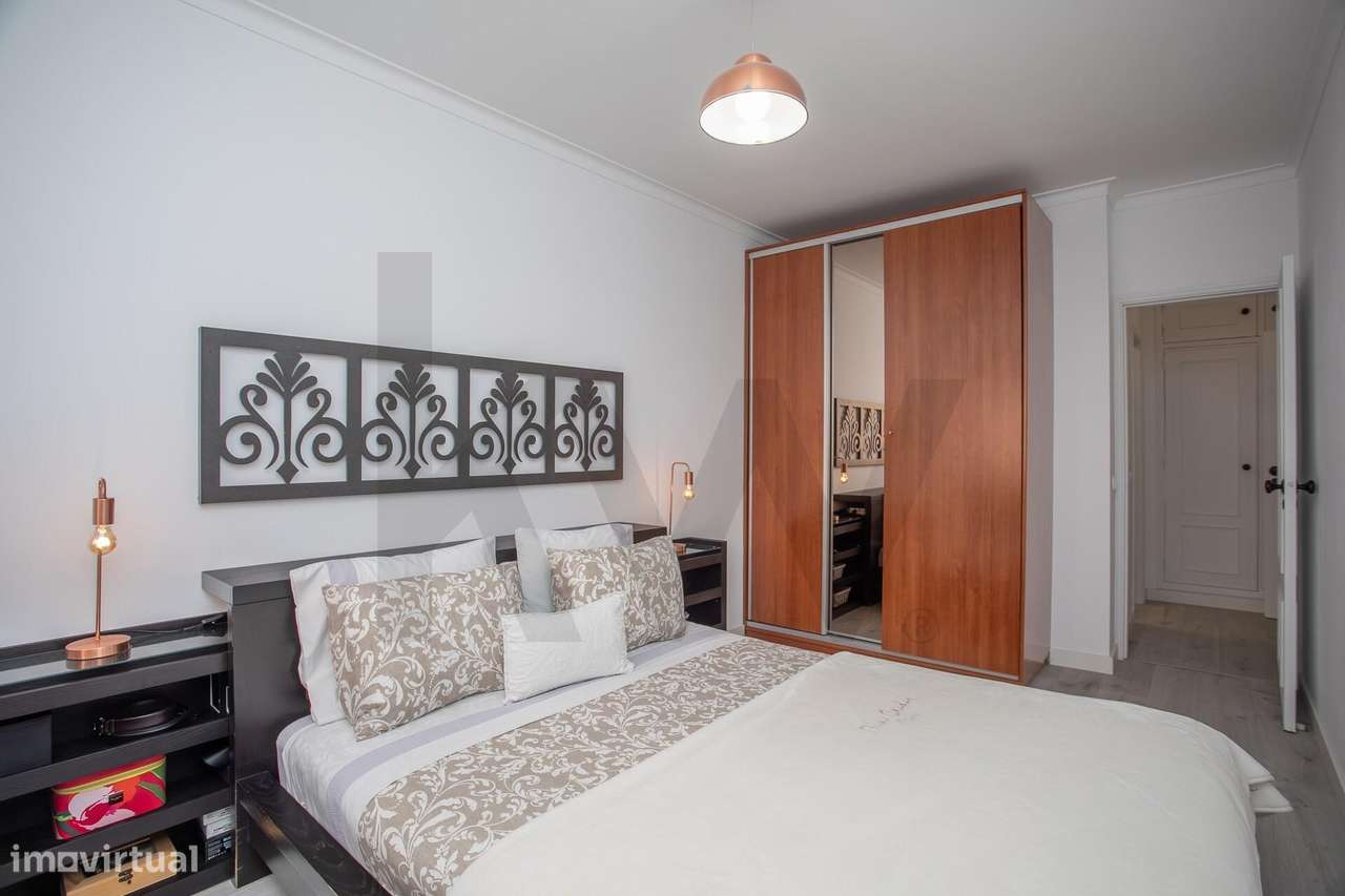 O Seu Novo Refúgio na Avenida de Fitares : T2 renovado e cheio de sol-13