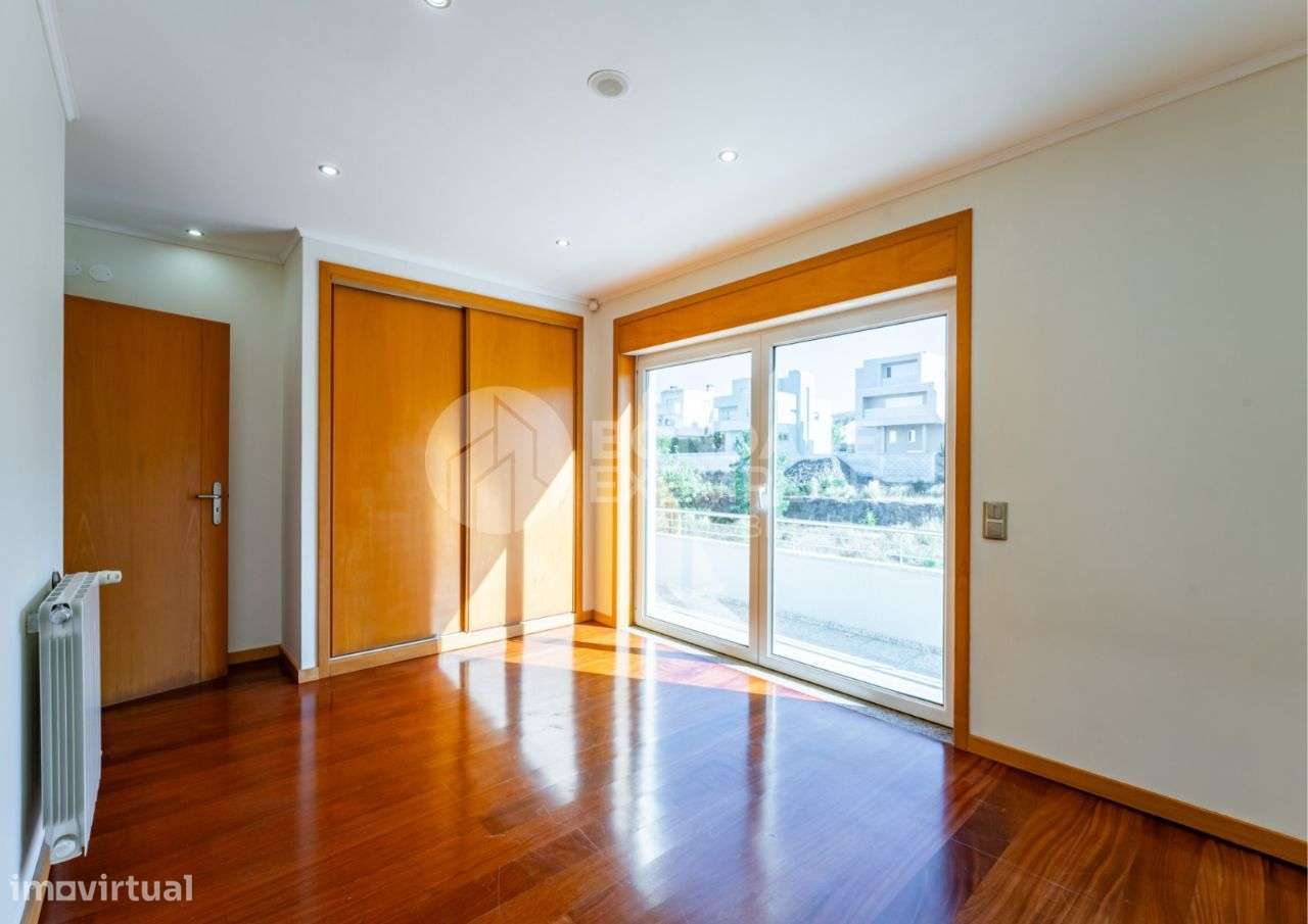 Excelente Moradia V4 - Quinta de Lousã - Valongo-20