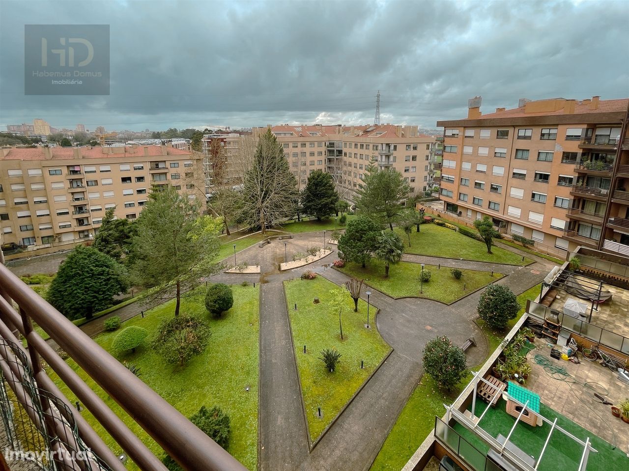 Apartamento T1+1 com 110m2 junto ao Mercadona de Oliveira do Douro