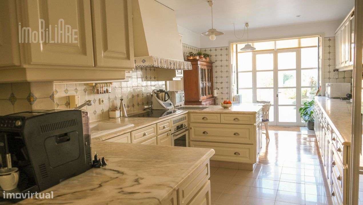 Vende-se Propriedade Frente mar com Moradia, T0 e dois restaurantes-19
