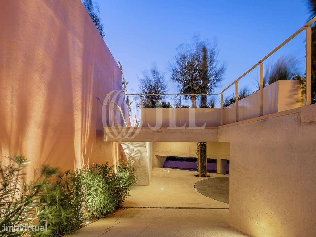 Apartamento T3+2 com jardim, em pleno Castelo, Lisboa-54