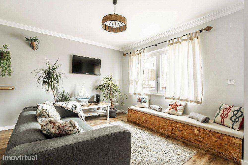 Moradia T4 na Praia da Areia Branca para Investimento ou Habitação Pró-23