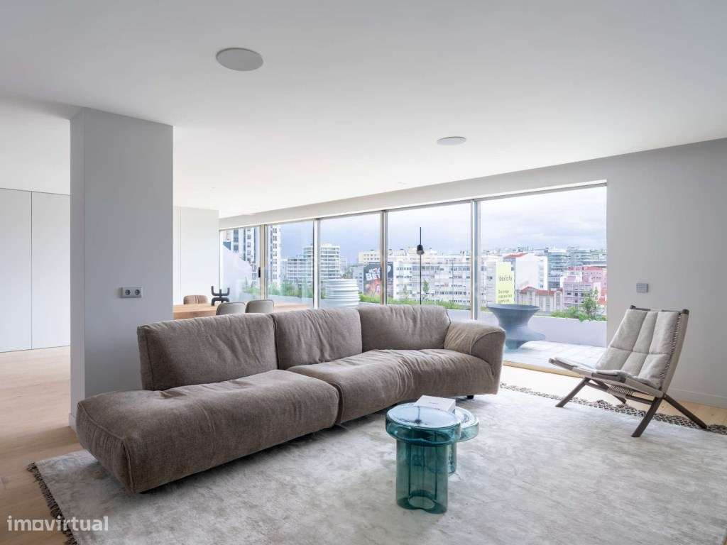 Apartamento T4 duplex com terraço e piscina em Lisboa - Grande imagem: 5/41