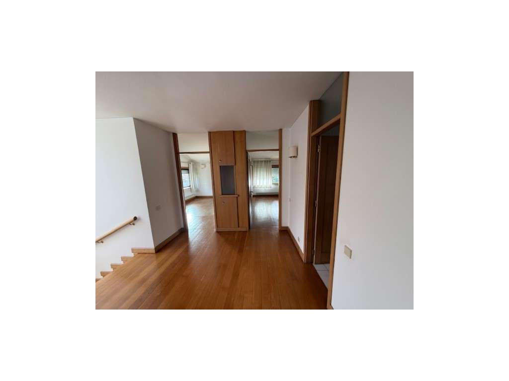 Moradia V3 na Senhora da Hora - Localização Premium!-20