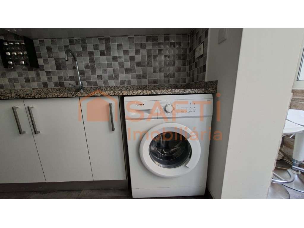 T1 Semi Mobilado - Laranjeiro - Almada - Grande imagem: 2/25