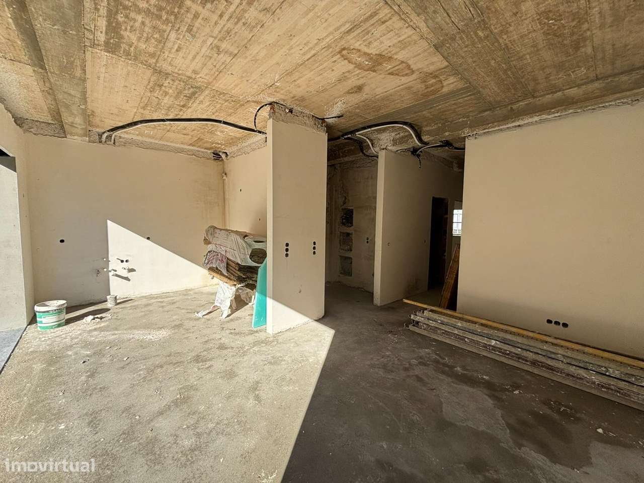 Apartamento novo T2, com 1 suíte!-0