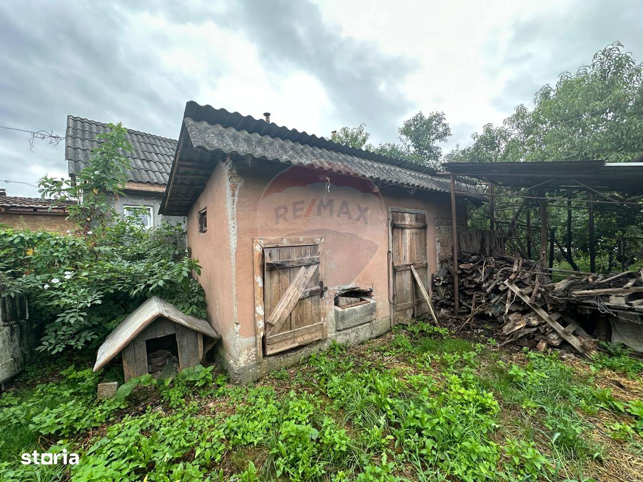 30 arii TEREN INTRAVILAN cu o GOSPODARIE veche - Imagine principală: 5/10