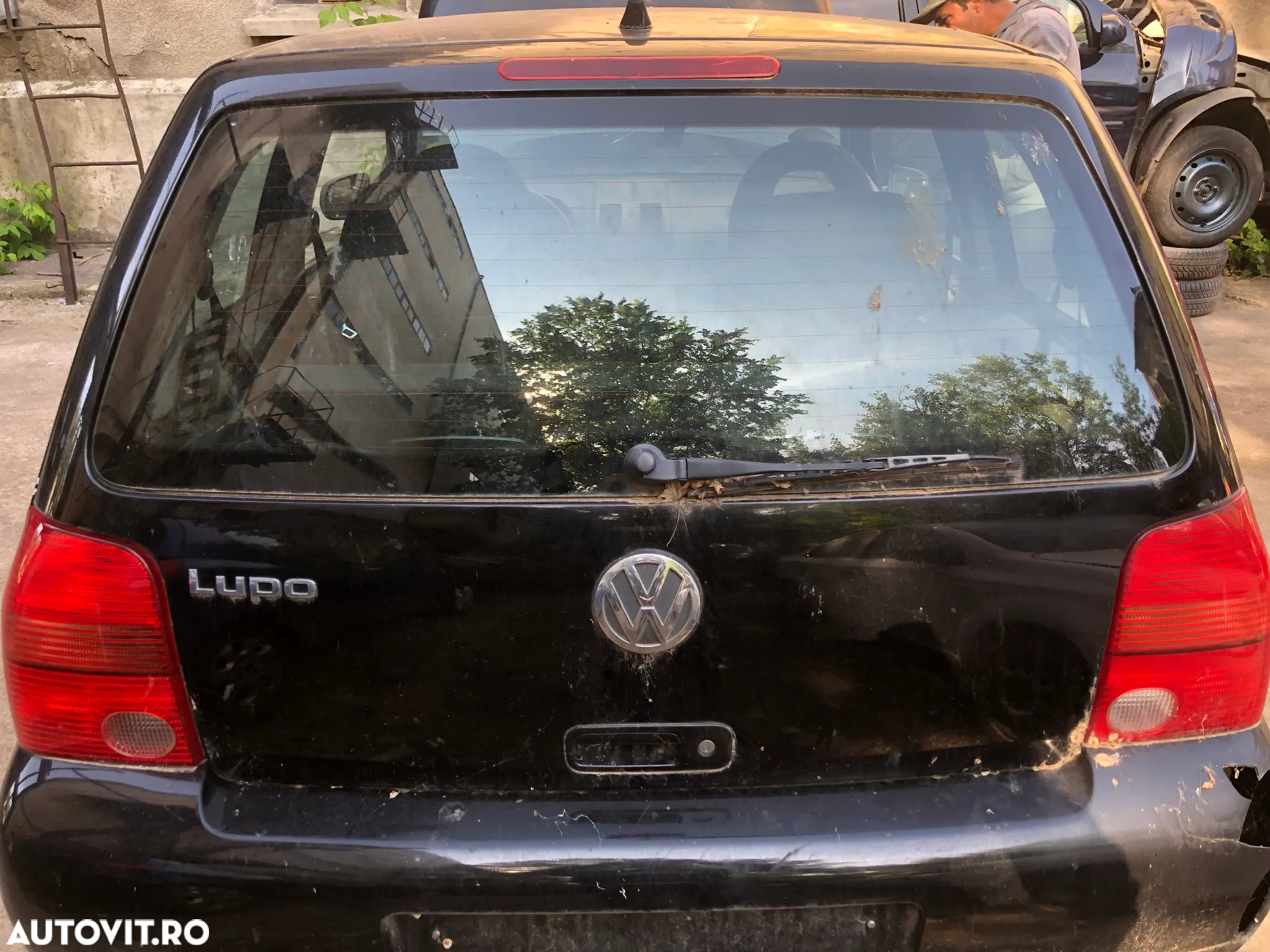 Haion spate cu luneta Volkswagen Lupo negru 2001 - 3