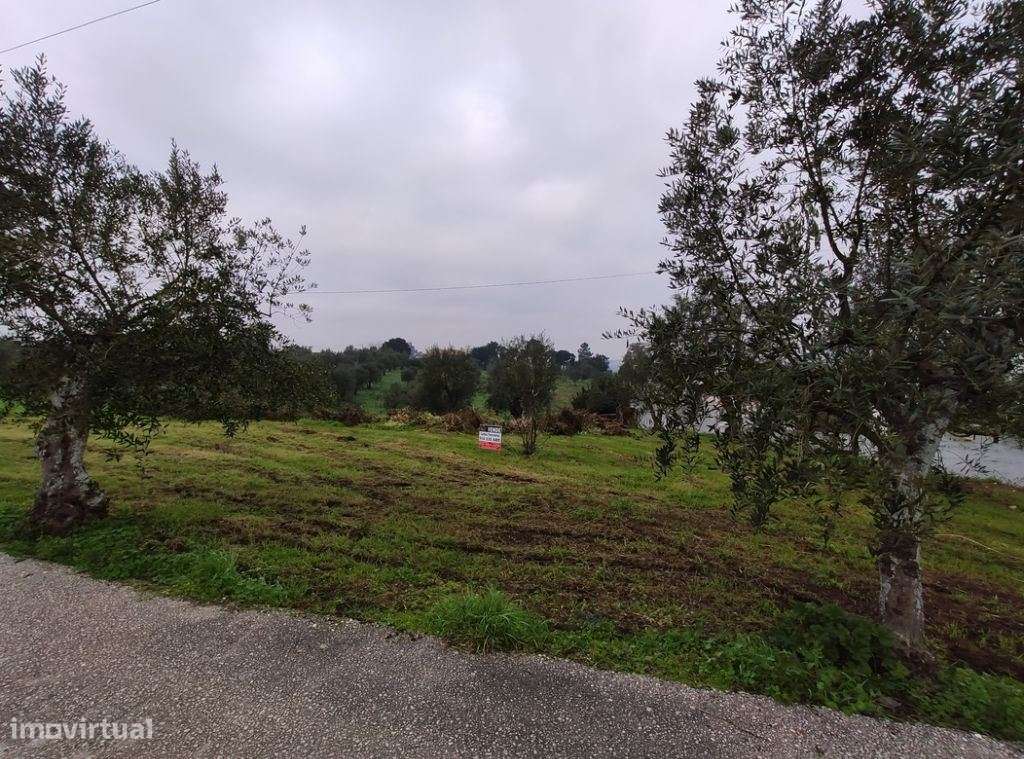Terreno localizado em zona calma e com vistas espetaculares. Possib... - Grande imagem: 4/4