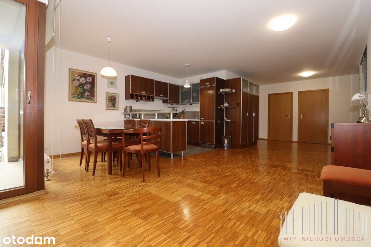 Komfortowy apartament z garażem i dużym tarasem, 2002 rok-4