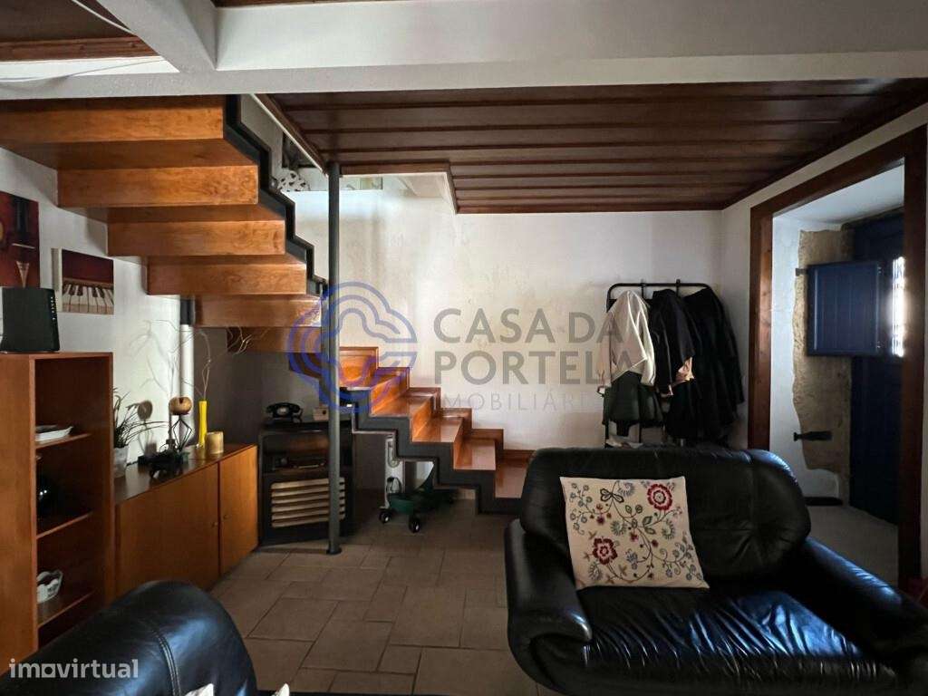 Moradia T3 com terreno a 15 minutos da cidade de Tomar no Centro de Po - Grande imagem: 3/25