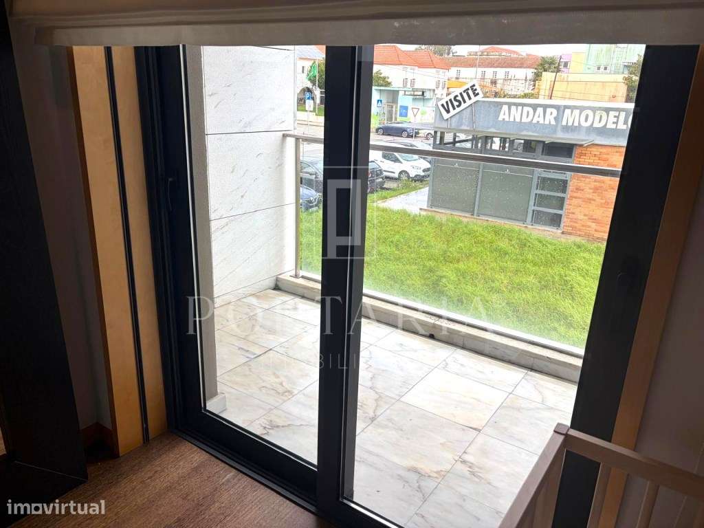 Apartamento T4 com terraço e garagem fechada em Aveiro-29