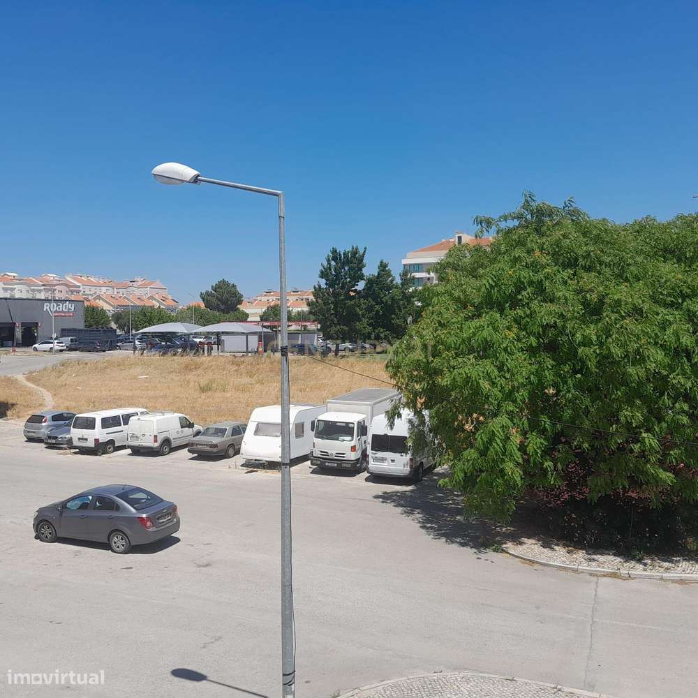 Edifício T3 em Montijo com Excelente Localização-5