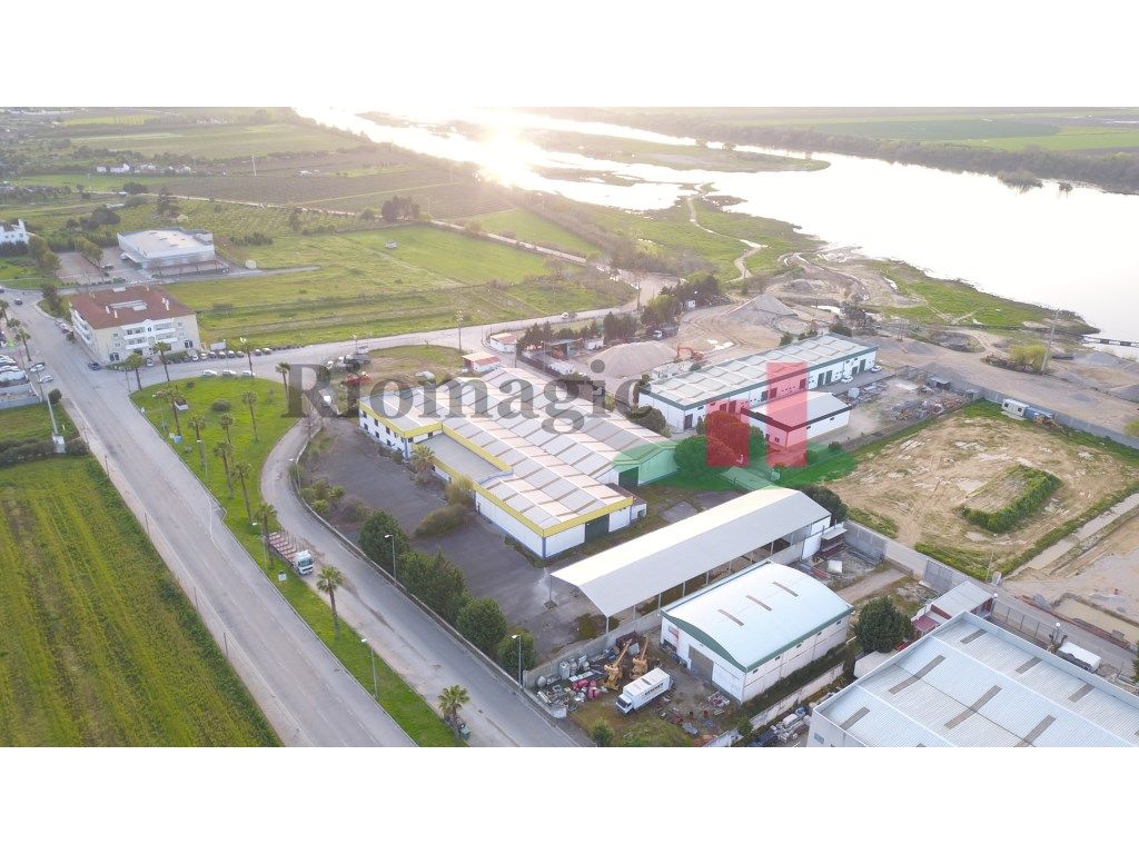 Armazém Industrial e Exposição