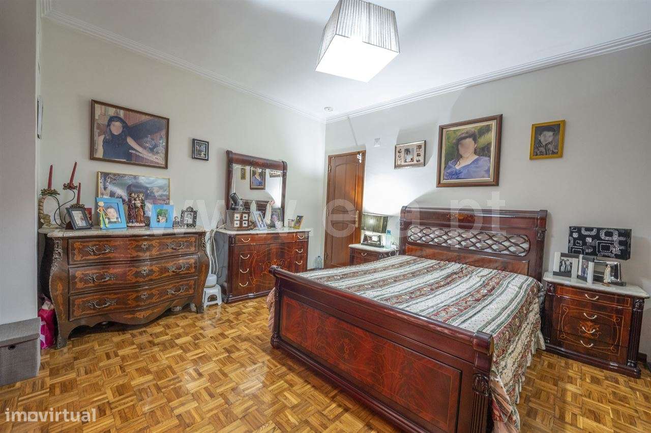 Moradia em Banda T5; Paivas-12