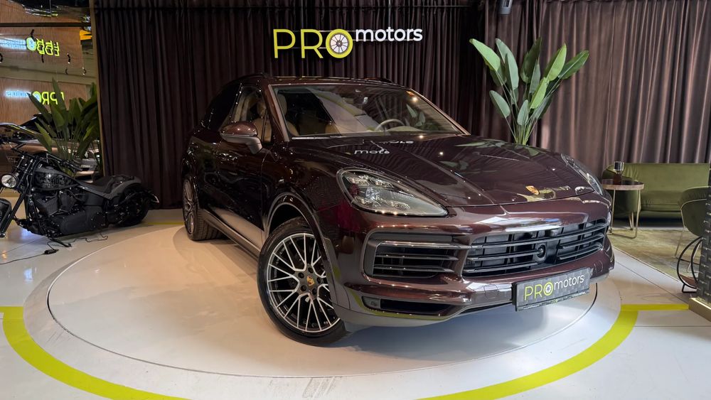 Porsche Cayenne Standard 2021