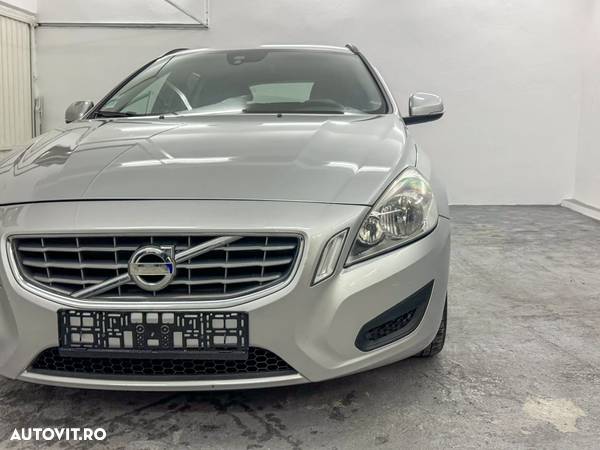 Volvo V60 D3 Momentum - 11