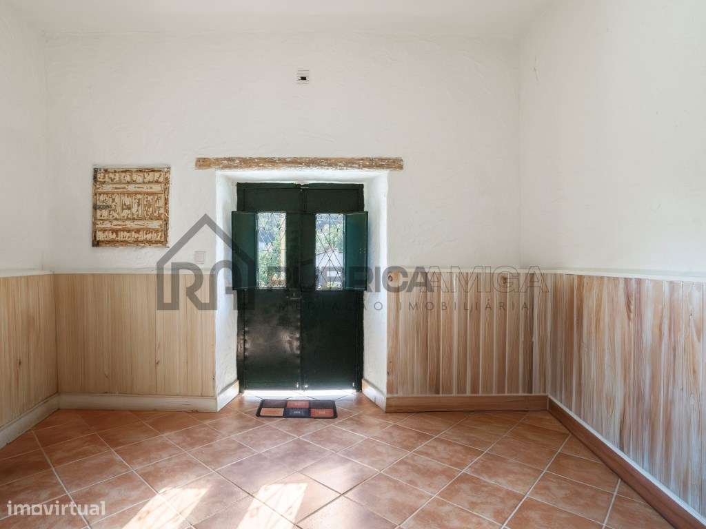 Moradia com Anexos e Vistas Deslumbrantes em Zona Tranquila-6