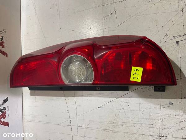 Lampa tył tylna tylnia Prawa Fiat Doblo II Combo D wersja z klapa - 2